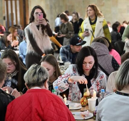 AA 20260404 41013696 41013688 NACIONALNI REKORD U FARBANJU USKRSNJIH JAJA U LAVOVU 1024x683